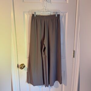 Aritzia Babaton wide leg pull on pants